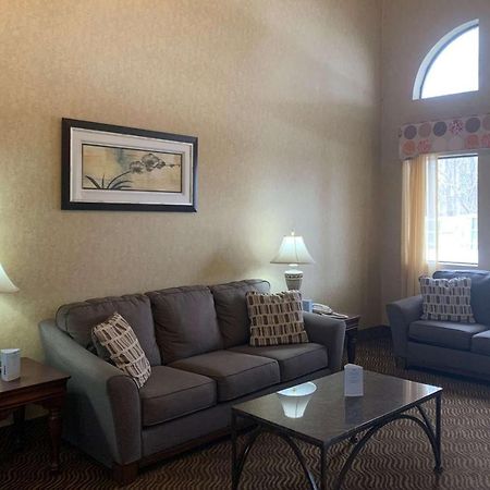 Super 8 By Wyndham Liverpool/Clay/Syracuse Area מראה חיצוני תמונה