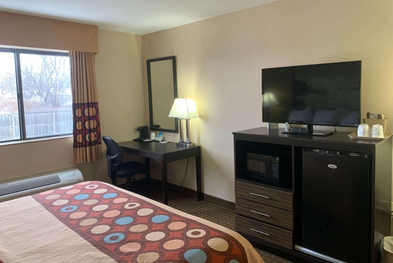 Super 8 By Wyndham Liverpool/Clay/Syracuse Area מראה חיצוני תמונה