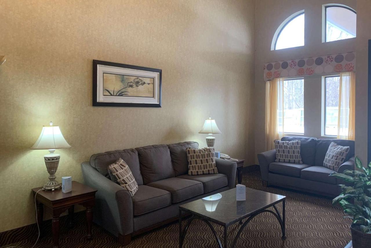 Super 8 By Wyndham Liverpool/Clay/Syracuse Area מראה חיצוני תמונה