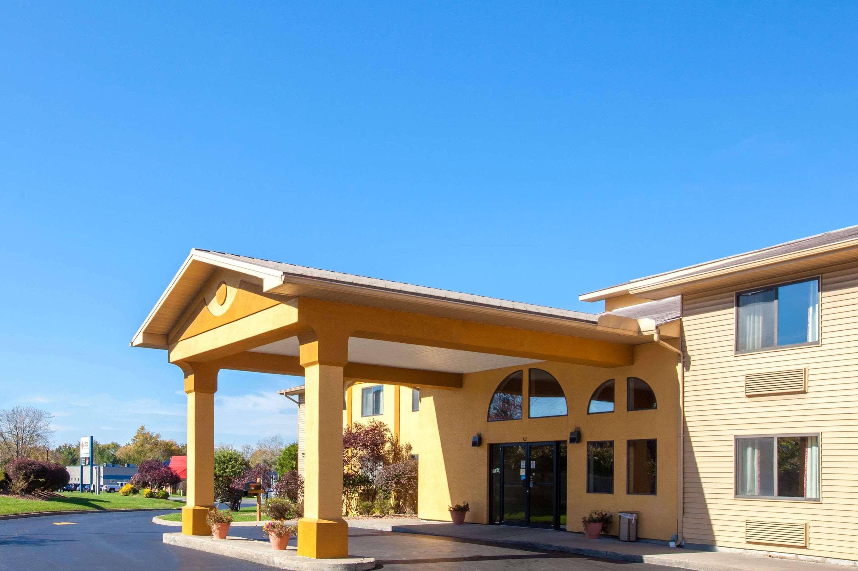 Super 8 By Wyndham Liverpool/Clay/Syracuse Area מראה חיצוני תמונה