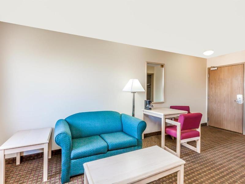 Super 8 By Wyndham Liverpool/Clay/Syracuse Area מראה חיצוני תמונה
