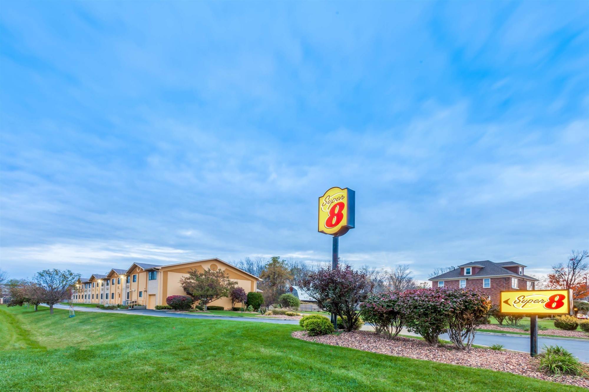Super 8 By Wyndham Liverpool/Clay/Syracuse Area מראה חיצוני תמונה